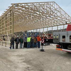 VIDEO 1: SATURDAY/FINAL DAY-CRANE AND TRUSSES GOING UP 🏗🏘🏗🏘