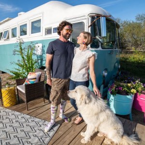 DIY 1977 Raised Roof Crown Bus - Retro Tiny House Living
