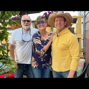 8’x28’ Tiny House Tour on The Prairie with Bill & Carmen…..What FUN We Had 🤣🤩🤗🏡😉🇺🇸💪😎🤠🌵