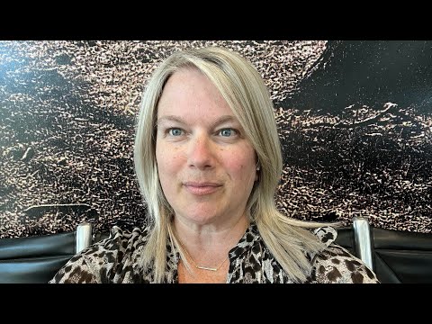 What Airport is Amanda at???!!! ✈️🤪🏡🇺🇸🤗🤔🌎🧡