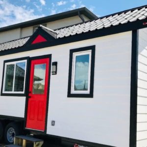 Gorgeous With House With Queen Bed Downstairs