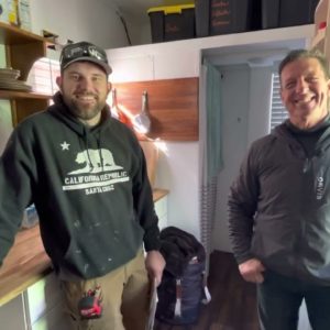Incredible Off Grid Tiny Home….is that for me?!?! 🤔☀️🔌🔋✳️🏡