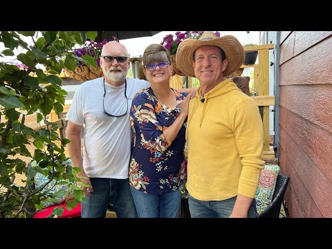 8’x28’ Tiny House Tour on The Prairie with Bill & Carmen…..What FUN We Had 🤣🤩🤗🏡😉🇺🇸💪😎🤠🌵